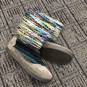 TOMS NEPAL WOOL YARN & SUEDE SHORT Boots BOOTIES WOMENS 6
